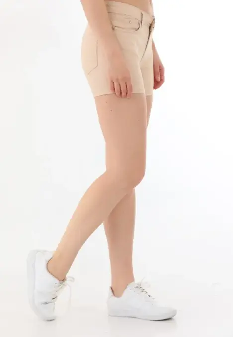 Blugi scurți damă de vară – elastici, mulați, cu buzunare la spate-crem Engros